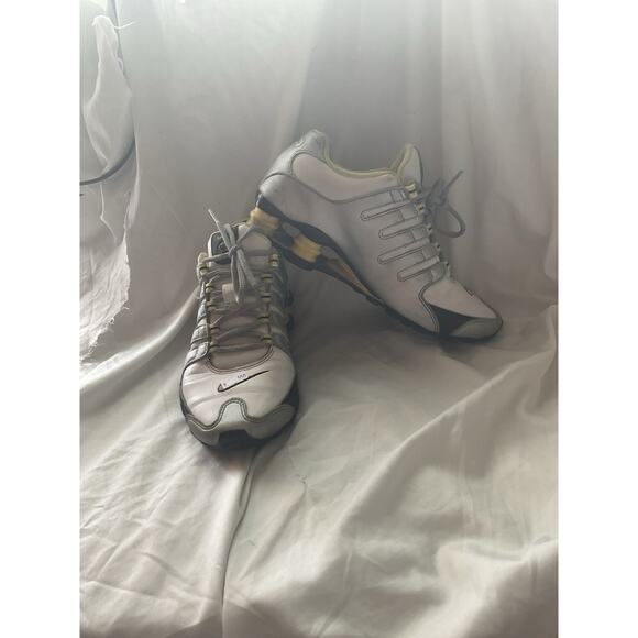 ULTRA RARE COLORWAY 2011 NIKE SHOX NZ SILVER/YELLOW SHOES WOMEN'S SIZE US7.5 - Picture 1 of 9